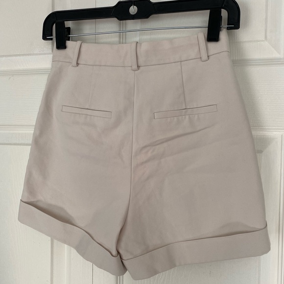 Aritzia Babaton Pleated Shorts size 00 - Picture 3 of 8